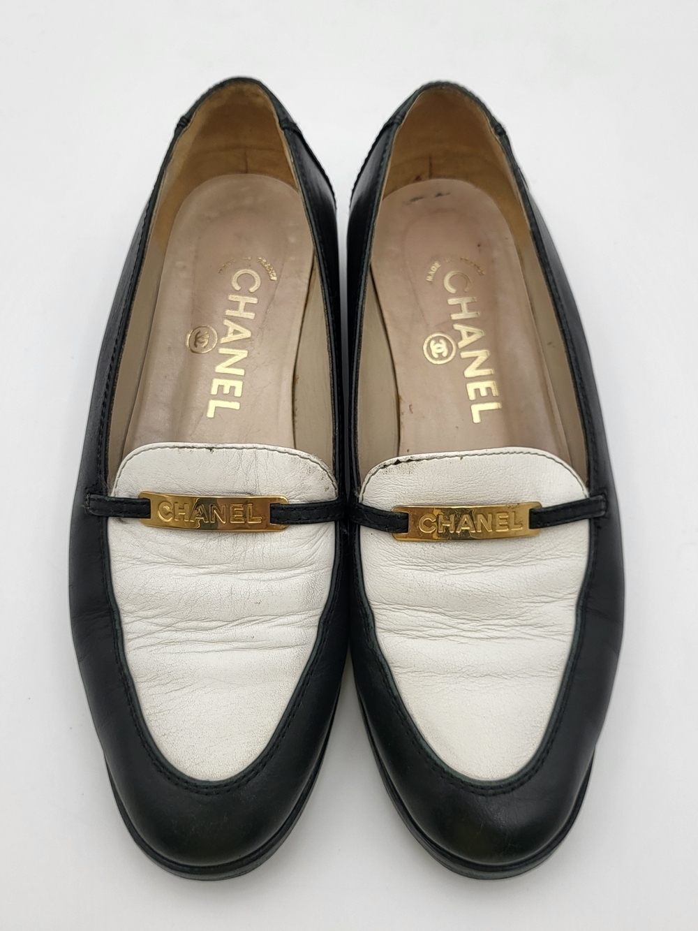 CHANEL Two-Tone Leather Loafers in Black & White. Authentic...